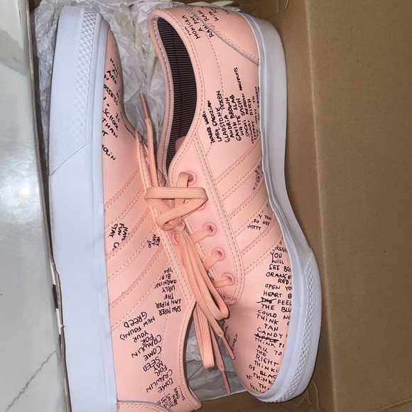 Adidas - Picture 2 of 2